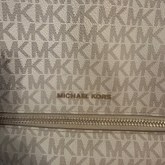 Michael Kors backpack great condition - Picture 4 of 11